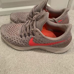 Nike Women's Air Zoom Pegasus 35 Rose/gry